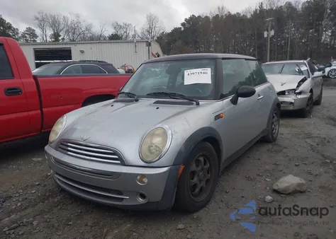 2005 Mini Cooper z USA, uszkodzony, nr VIN WMWRC33545TJ69044